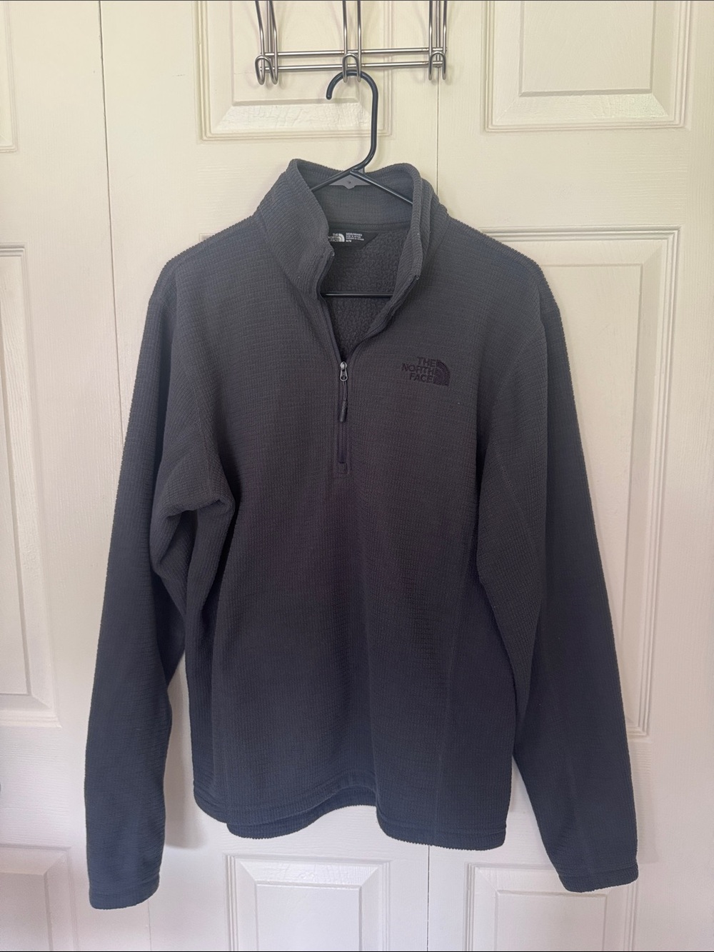 Men’s Medium North Face Quarter zip